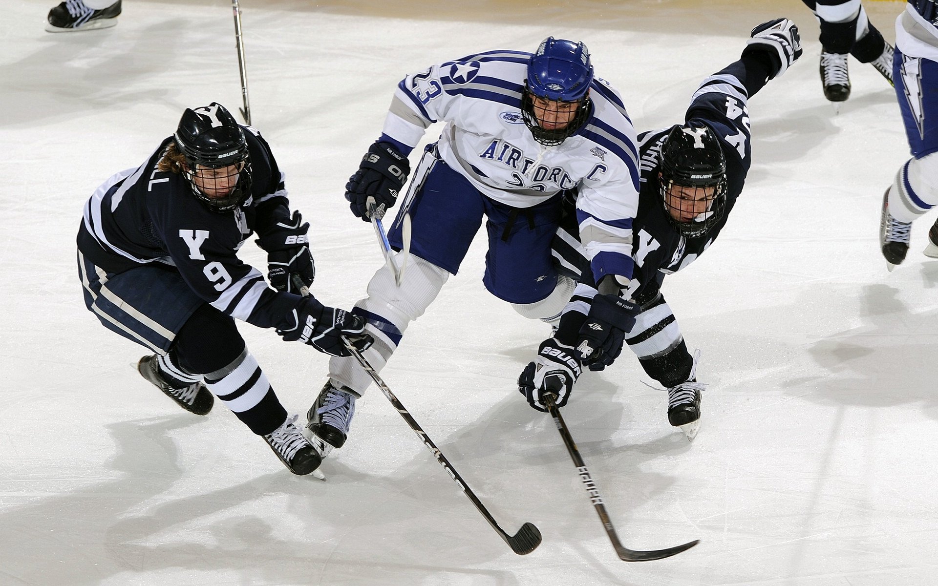 法甲VAR系统语义分析提高裁判判罚一致性研究,var裁判是什么意思